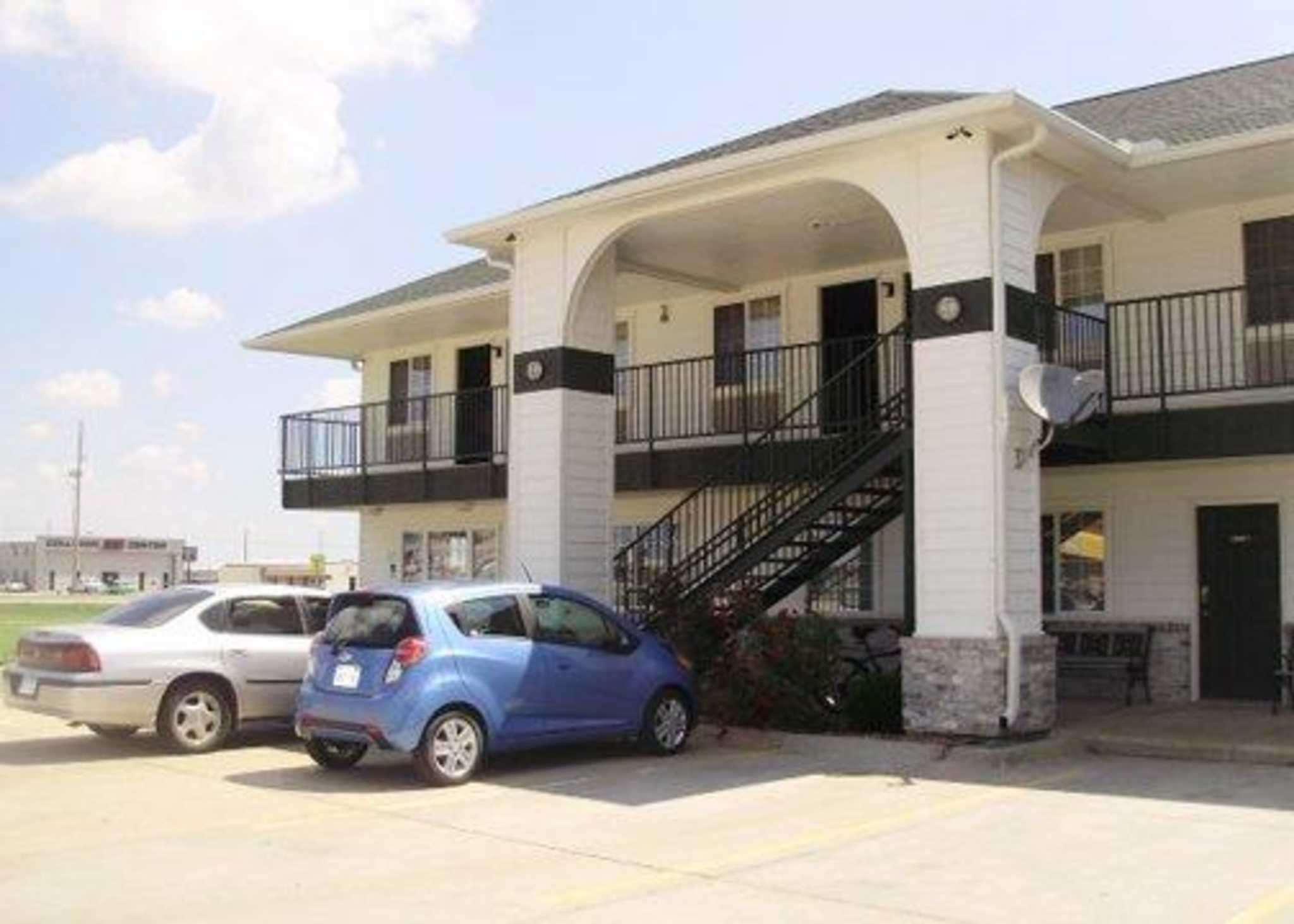 Rodeway Inn Goddard Extérieur photo