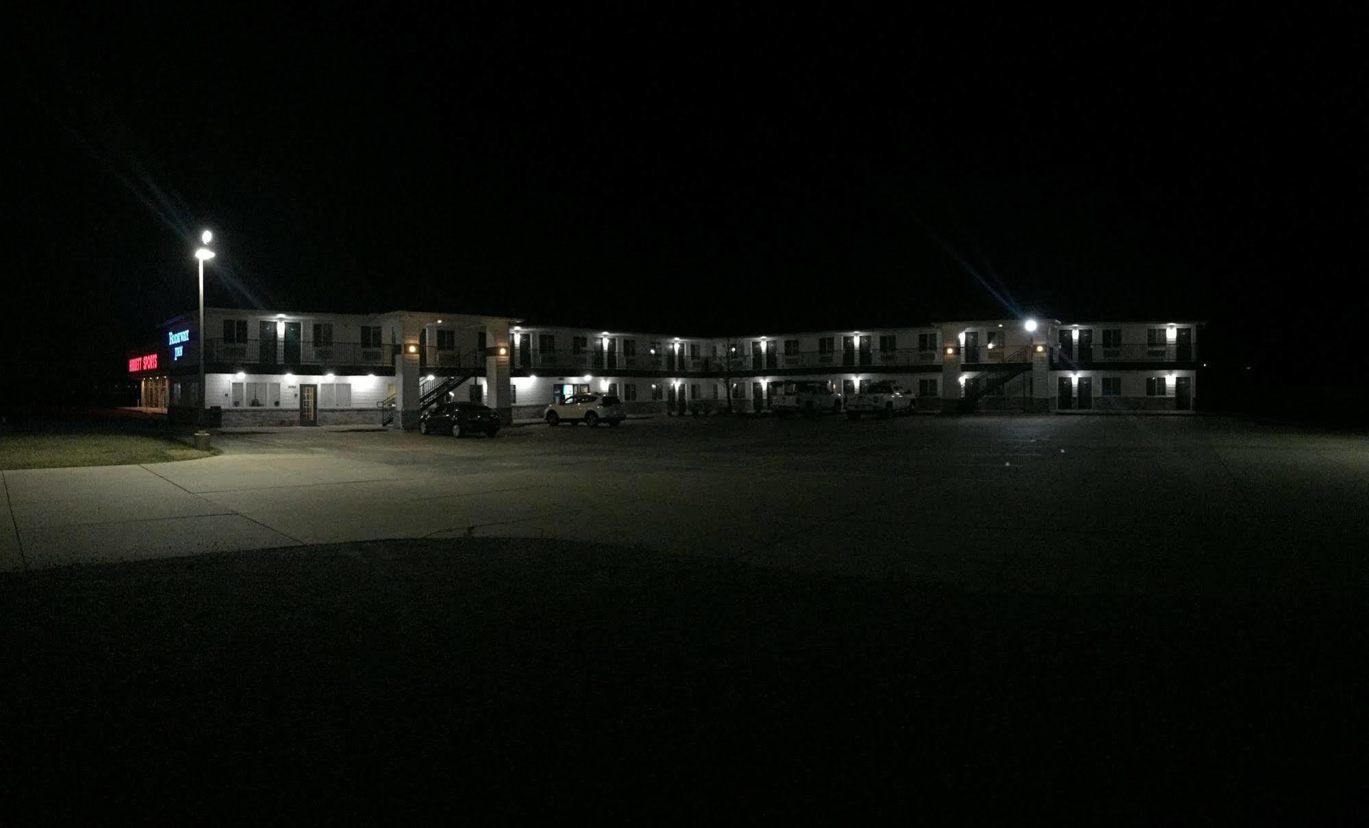 Rodeway Inn Goddard Extérieur photo